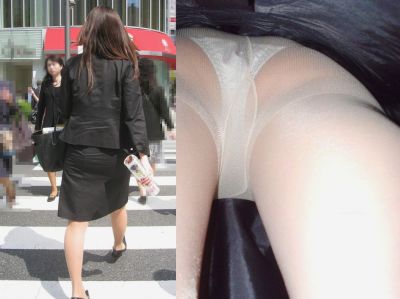 美人OLのタイトスカート逆さパンチラ盗撮マニア投稿エロ画像6枚目